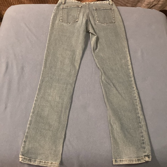Stretchy quality, hip, hugging jeans with boot cut - Picture 8 of 8